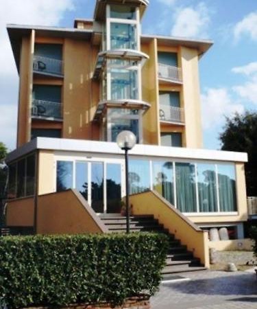 Hotel Florida Тиррения Экстерьер фото